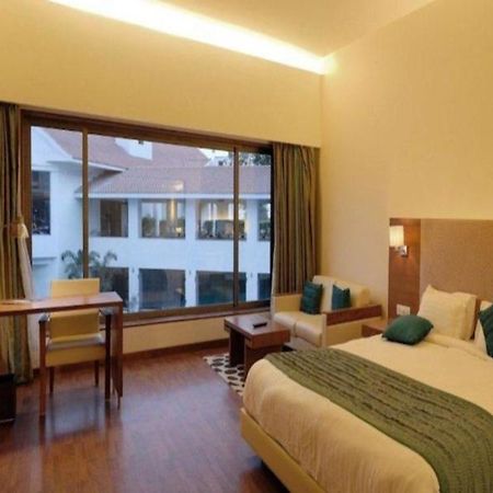Club Mahindra Kensville Golf Resort Ahmedabad Bagian luar foto
